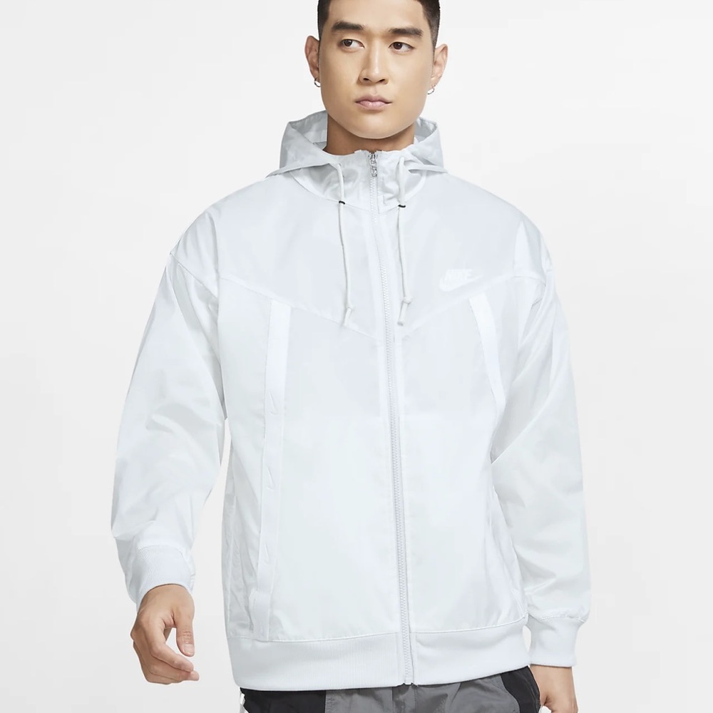 Nike Sportswear wind runner Size men’s medium